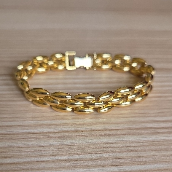 Trifari Jewelry - Vintage Trifari Gold-Tone Panther Chain Bracelet